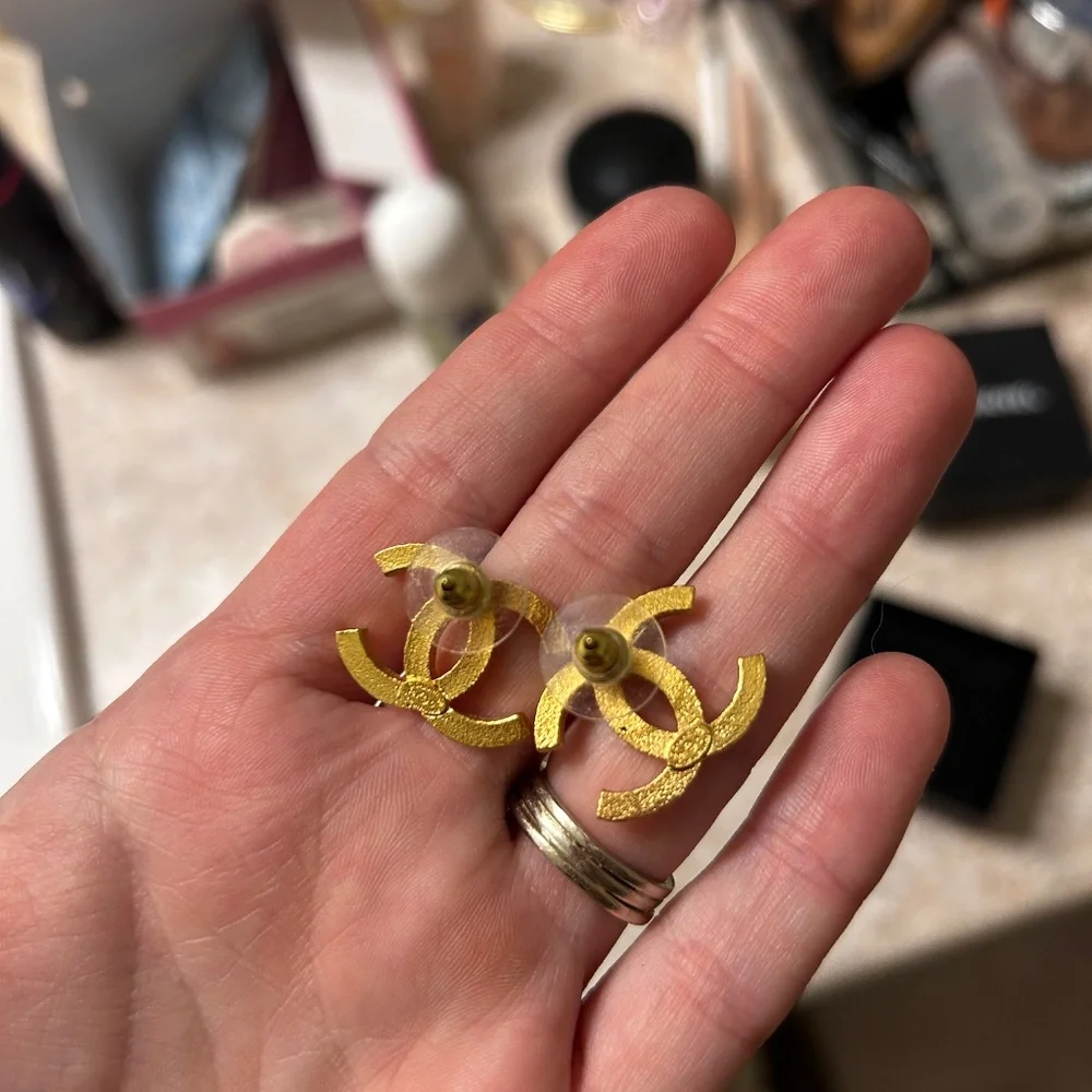 Chanel earrings - Picture 2 of 3